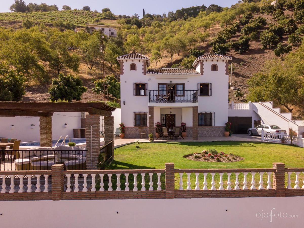 Casa Las Torres B&B Iznate Екстериор снимка