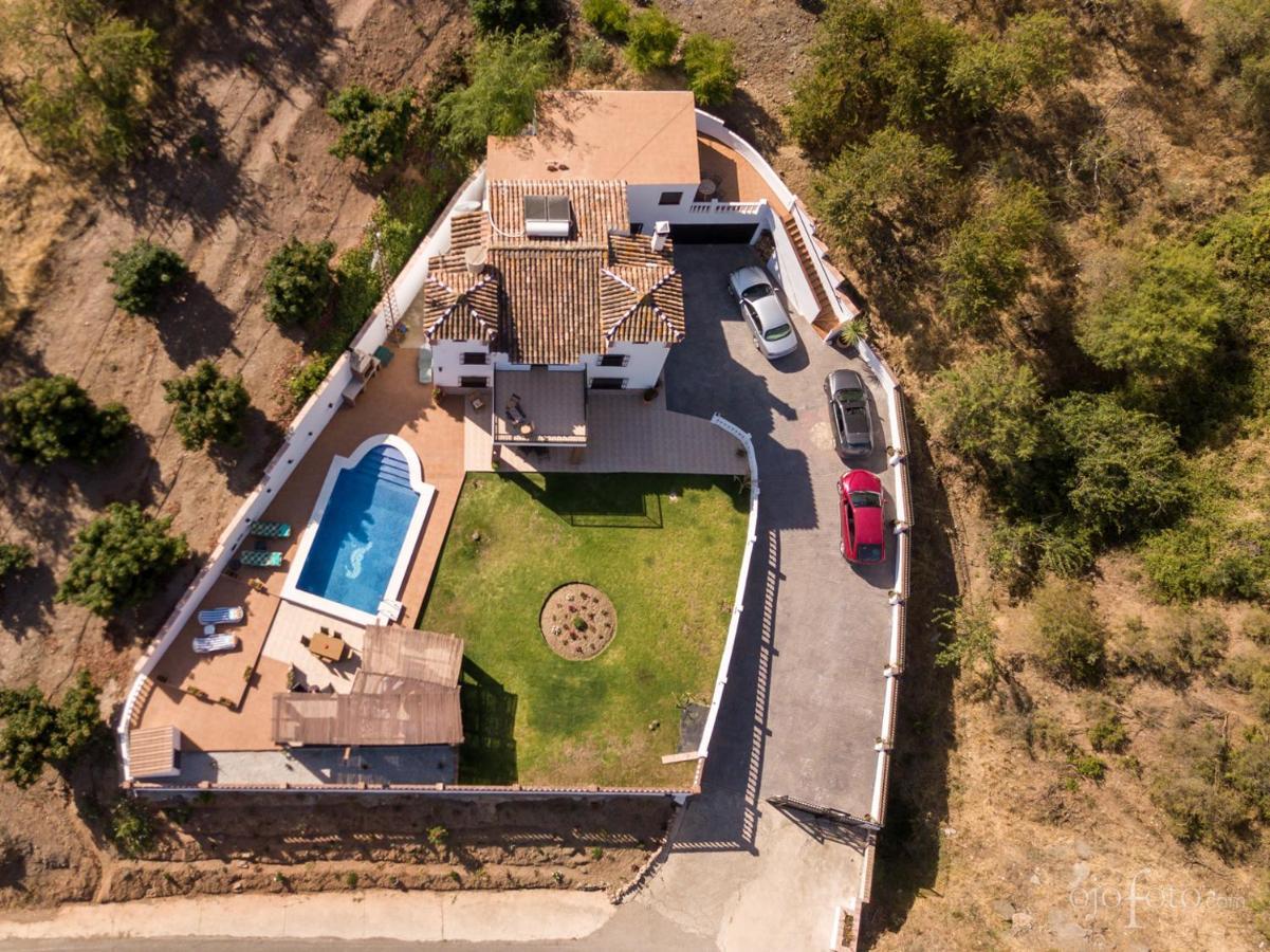 Casa Las Torres B&B Iznate Екстериор снимка