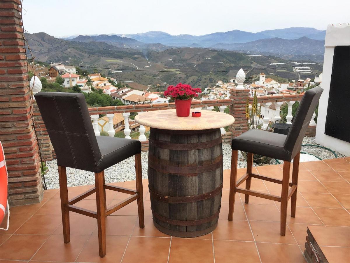 Casa Las Torres B&B Iznate Екстериор снимка