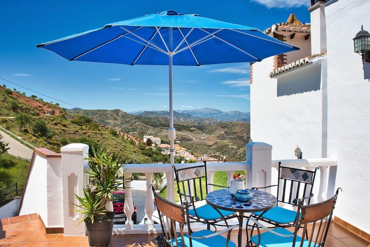 Casa Las Torres B&B Iznate Екстериор снимка
