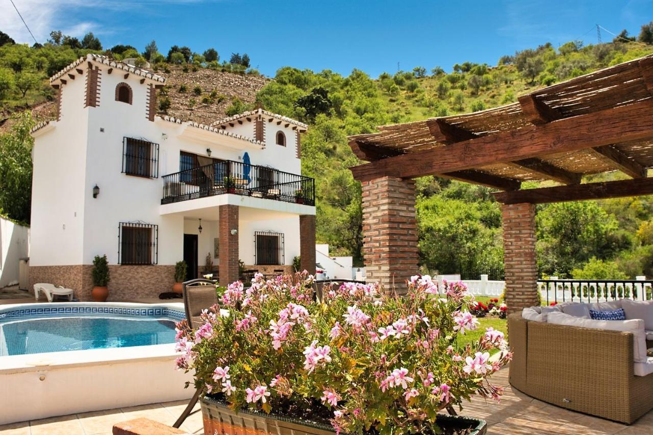 Casa Las Torres B&B Iznate Екстериор снимка