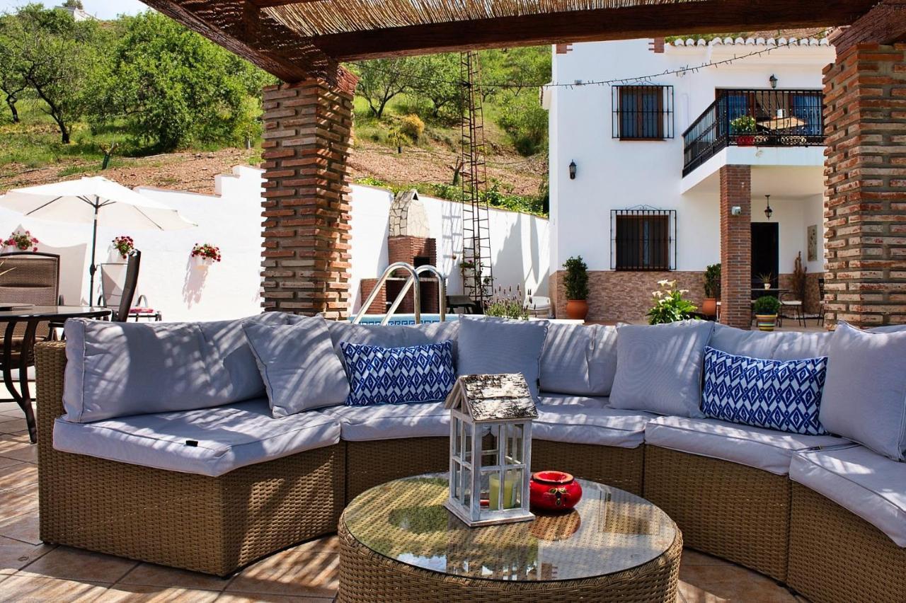 Casa Las Torres B&B Iznate Екстериор снимка
