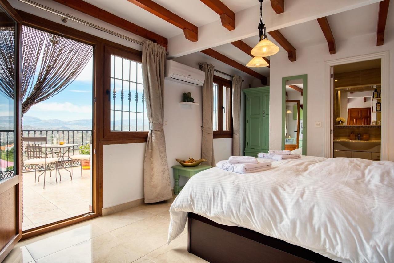 Casa Las Torres B&B Iznate Екстериор снимка