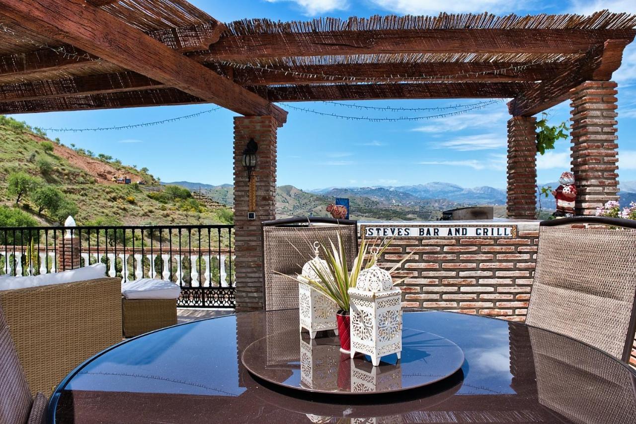Casa Las Torres B&B Iznate Екстериор снимка
