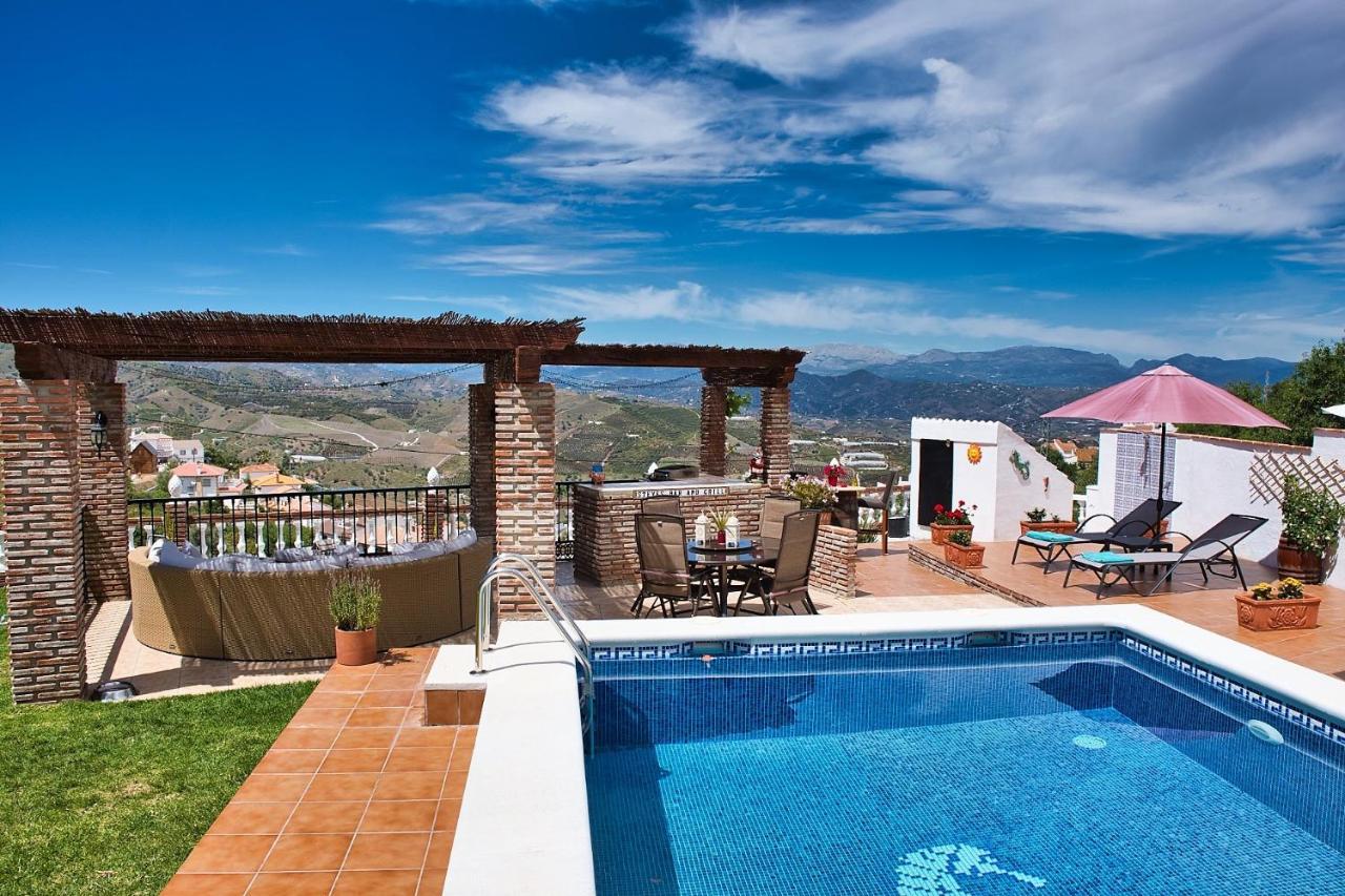 Casa Las Torres B&B Iznate Екстериор снимка