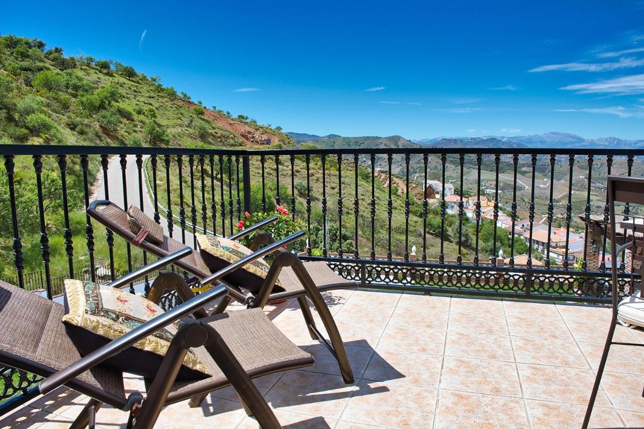 Casa Las Torres B&B Iznate Екстериор снимка