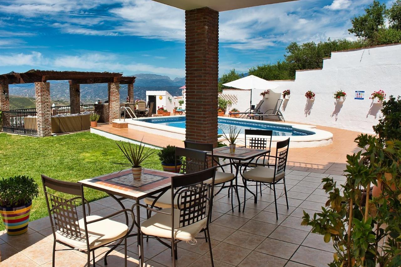 Casa Las Torres B&B Iznate Екстериор снимка