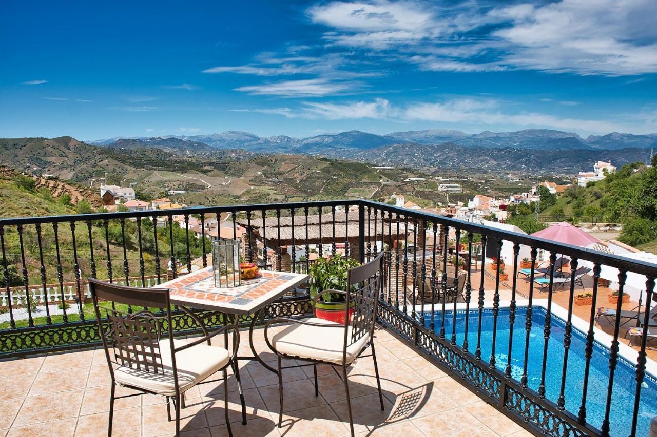Casa Las Torres B&B Iznate Екстериор снимка